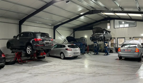 Galerie service auto Campulung